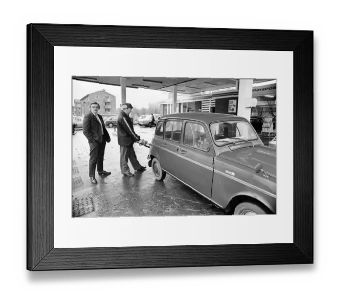 Framed Print : Fuel Rationing, customers limited to two gallons, Bearwood, Birmingham