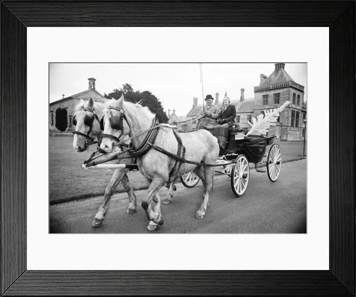 Framed Print : Coach and Horses, being used to beat the fuel shortage at Walton Hall, Walton Framed Print : Coach and Horses, being used to beat the fuel shortage at Walton Hall, Walton