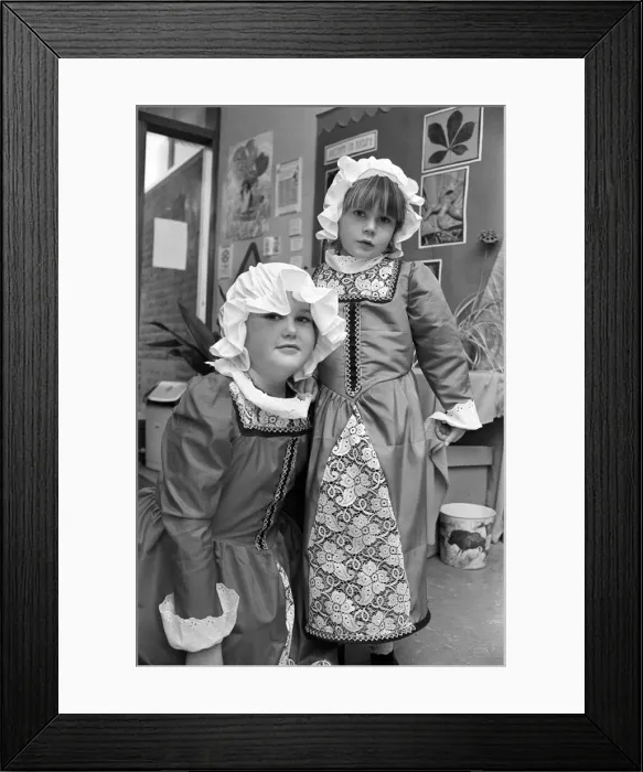 Framed Print : Helme CE School steps back to Tudor times. 28th November 1991