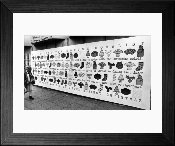 Framed Print : The voice of Cardiffs unemployed delivers a different sort of Christmas message Framed Print : The voice of Cardiffs unemployed delivers a different sort of Christmas message
