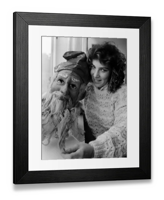 Framed Print : Wendy Morgan, staff member at the Welsh Folk Museum, pictured with 1909 father christmas