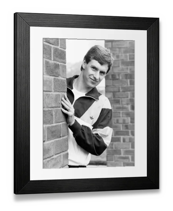 Framed Print : Everton footballer Kevin Sheedy at a club training session. 19th May 1985 Framed Print : Everton footballer Kevin Sheedy at a club training session. 19th May 1985