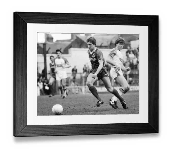 Framed Print : Everton footballer Kevin Sheedy on the ball during the League Division One match against
