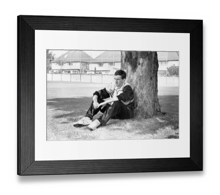 Framed Print : Everton footballer Kevin Sheedy back at Bellefield. 3rd July 1990 Framed Print : Everton footballer Kevin Sheedy back at Bellefield. 3rd July 1990