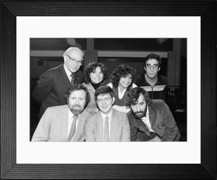 Framed Print : Mastermind International, Special international edition of the TV quiz show from the Old Framed Print : Mastermind International, Special international edition of the TV quiz show from the Old