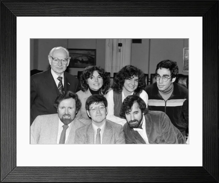 Framed Print : Mastermind International, Special international edition of the TV quiz show from the Old Framed Print : Mastermind International, Special international edition of the TV quiz show from the Old