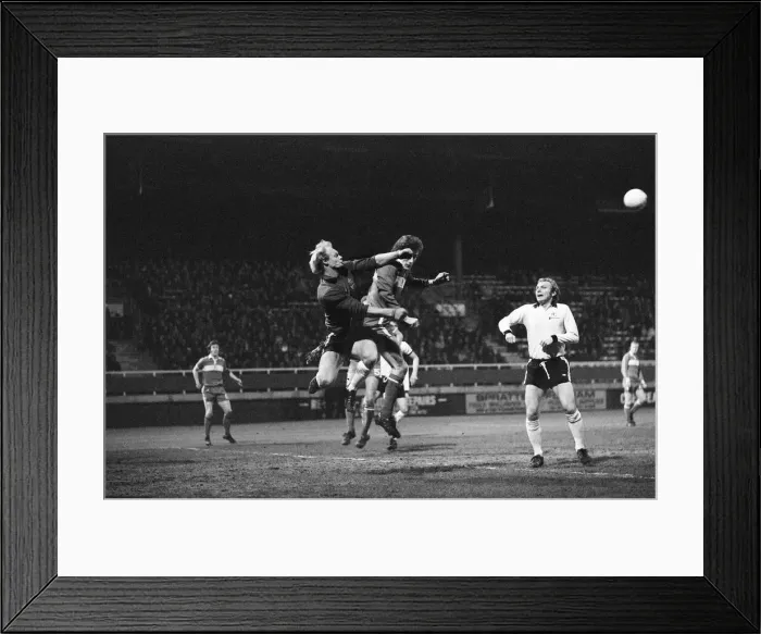 Framed Print : Fulham 0-0 Middlesbrough, Anglo Scottish Cup Final, 2nd Leg at Craven Cottage Framed Print : Fulham 0-0 Middlesbrough, Anglo Scottish Cup Final, 2nd Leg at Craven Cottage