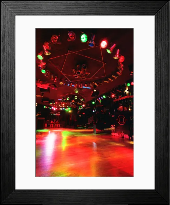 Framed Print : Interior of Pagoda Park nightclub in Smallbrook Queensway, Birmingham. 26th November 1992 Framed Print : Interior of Pagoda Park nightclub in Smallbrook Queensway, Birmingham. 26th November 1992