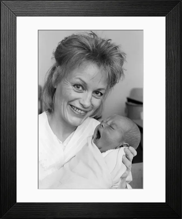 Framed Print : New Year Babies at Huddersfield Royal Infirmary, 2nd January 1989 Framed Print : New Year Babies at Huddersfield Royal Infirmary, 2nd January 1989