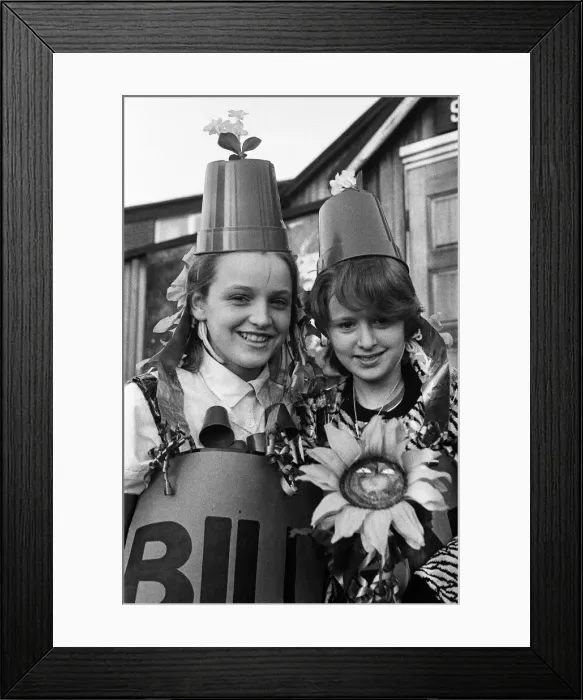 Framed Print : Paula Hardcastle and Tina Russell were Bill and Ben at Mirfields Salvation Army Framed Print : Paula Hardcastle and Tina Russell were Bill and Ben at Mirfields Salvation Army