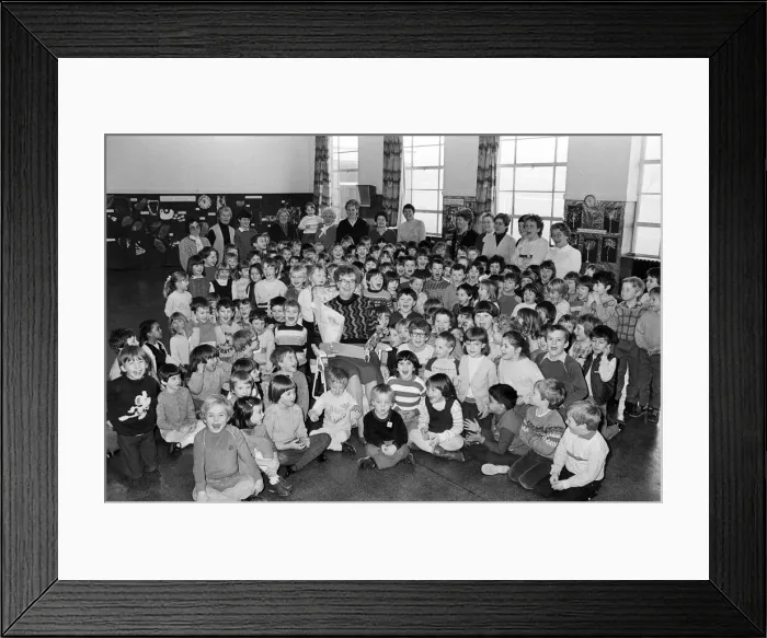 Framed Print : Dalton Infant School dinner lady Joan Restall, who has retired after working for Framed Print : Dalton Infant School dinner lady Joan Restall, who has retired after working for