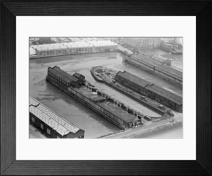 Framed Print : Aerial view of Liverpool Docks, Merseyside. 17th August 1980 Framed Print : Aerial view of Liverpool Docks, Merseyside. 17th August 1980