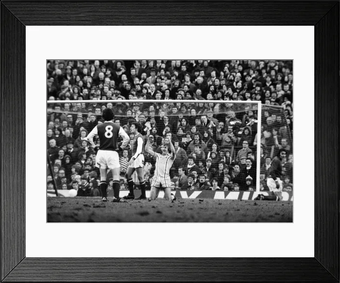 Framed Print : Arsenal 3-1 Coventry City, FA Cup match at Highbury, Saturday 29th January 1977 Framed Print : Arsenal 3-1 Coventry City, FA Cup match at Highbury, Saturday 29th January 1977