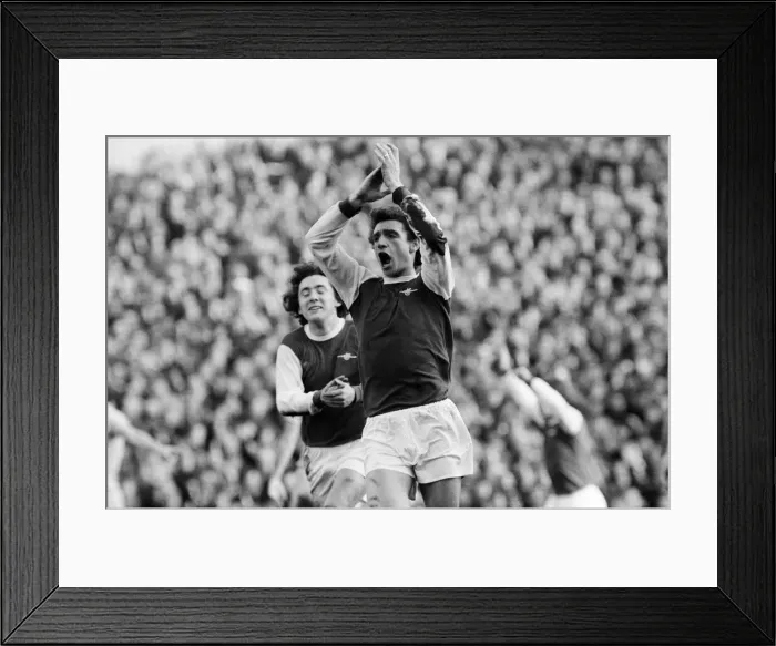 Framed Print : Arsenal 3-1 Coventry City, FA Cup match at Highbury, Saturday 29th January 1977 Framed Print : Arsenal 3-1 Coventry City, FA Cup match at Highbury, Saturday 29th January 1977