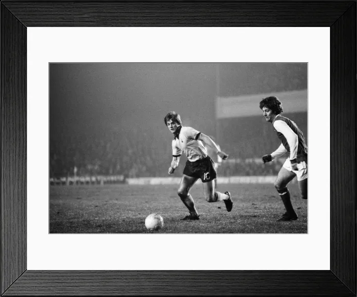 Framed Print : Arsenal 3-0 Coventry City, FA Cup Replay match at Highbury, Wednesday 29th January 1975 Framed Print : Arsenal 3-0 Coventry City, FA Cup Replay match at Highbury, Wednesday 29th January 1975