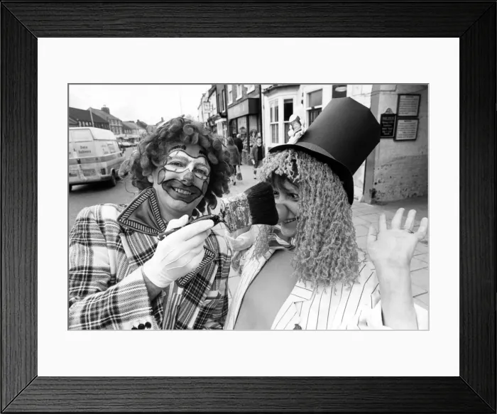 Framed Print : 40-year-old Alyn Mitchinson is taking a day off from work to raise money for Comic Relief Framed Print : 40-year-old Alyn Mitchinson is taking a day off from work to raise money for Comic Relief