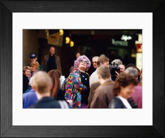 Framed Print : Dame Edna Everage aka Barry Humphries visits Newcastle. 28th November 1995 Framed Print : Dame Edna Everage aka Barry Humphries visits Newcastle. 28th November 1995