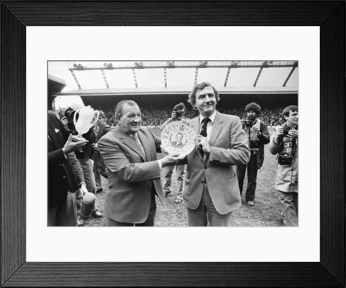 Framed Print : English League Division One match at Anfield. Liverpool 1 v Aston Villa 1