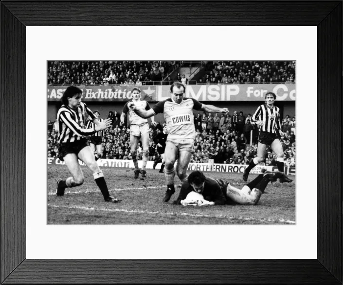 Framed Print : Newcastle 3 -1 Sunderland English League Division 1 match held at St James Park Framed Print : Newcastle 3 -1 Sunderland English League Division 1 match held at St James Park