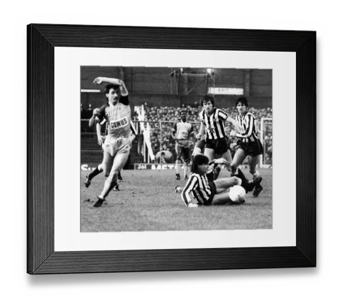 Framed Print : Newcastle 3 -1 Sunderland English League Division 1 match held at St James Park