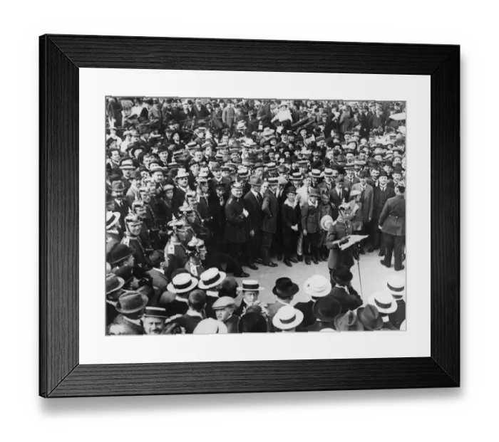 Framed Print : The scene in central Berlin as a representative of the Kaisers reads out the declaration