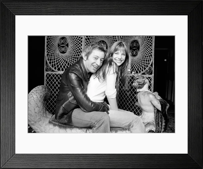 Framed Print : Jane Birkin and Serge Gainsbourg at their Paris luxury home. May 1972 Framed Print : Jane Birkin and Serge Gainsbourg at their Paris luxury home. May 1972