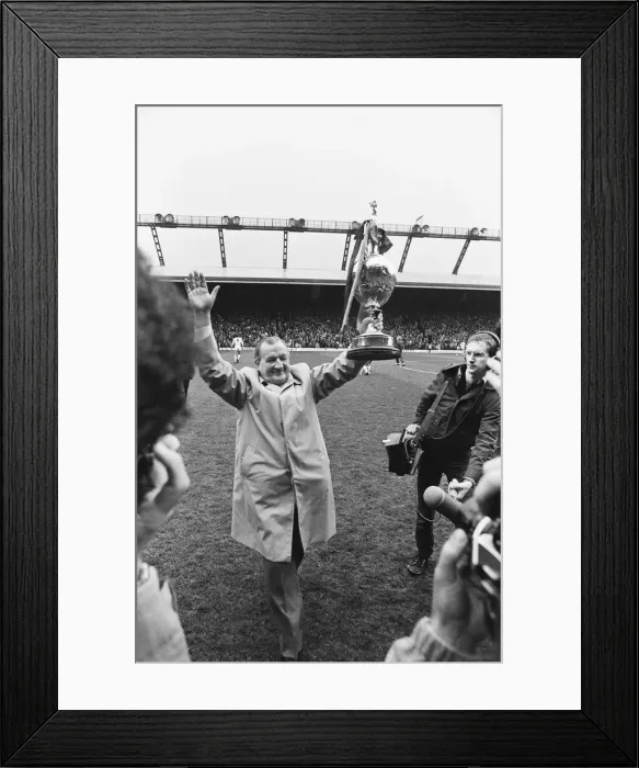 Framed Print : English League Division One match at Anfield, Liverpool 1 v Aston Villa 1 Framed Print : English League Division One match at Anfield, Liverpool 1 v Aston Villa 1