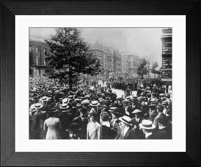 Framed Print : Crowds gather at the head of Downing Street as the cabinet of Liberal government of Framed Print : Crowds gather at the head of Downing Street as the cabinet of Liberal government of