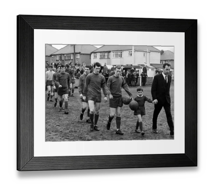 Framed Print : Remembrance is written on the faces of Highgate United Captain, Gordon Cooper