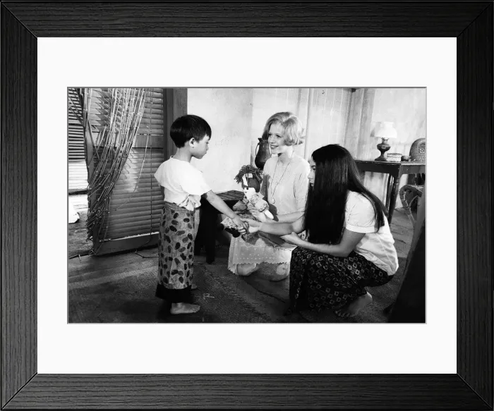 Framed Print : Marianne Faithfull at the Duke of Wellington Estate, in Risley near Reading in Berkshire Framed Print : Marianne Faithfull at the Duke of Wellington Estate, in Risley near Reading in Berkshire