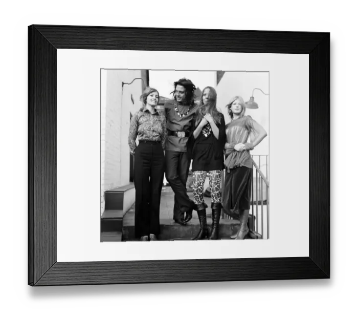 Framed Print : Christine Keeler, David Bailey, Penelope Tree and Marianne Faithfull at a party in a club Framed Print : Christine Keeler, David Bailey, Penelope Tree and Marianne Faithfull at a party in a club