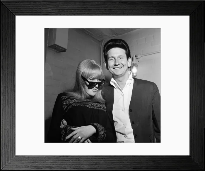 Framed Print : American singer Roy Orbison with Marianne Faithfull. February 1965 Framed Print : American singer Roy Orbison with Marianne Faithfull. February 1965