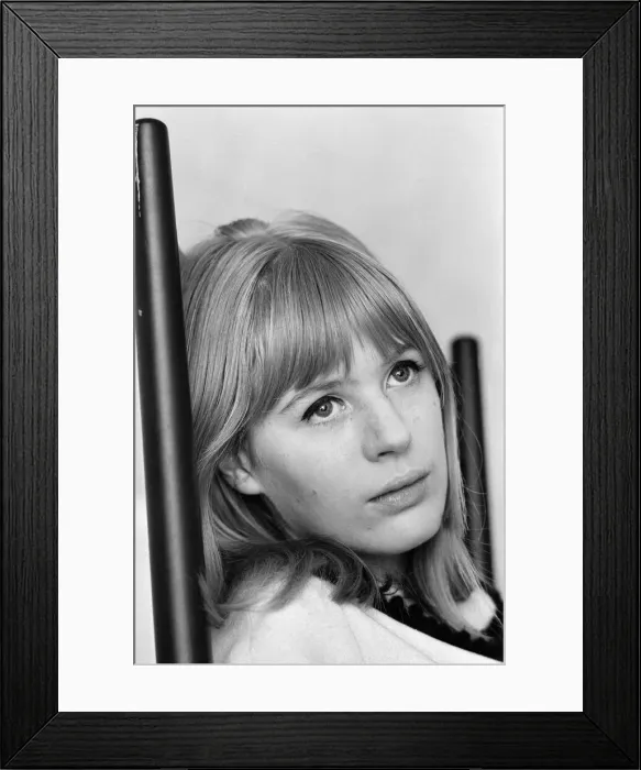 Framed Print : Marianne Faithfull poses for portraits. 3rd January 1965 Framed Print : Marianne Faithfull poses for portraits. 3rd January 1965