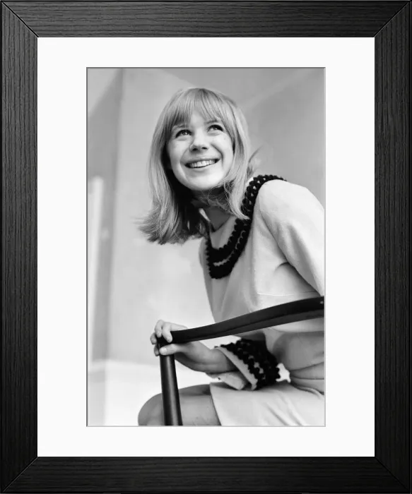 Framed Print : Marianne Faithfull poses for portraits. 3rd January 1965 Framed Print : Marianne Faithfull poses for portraits. 3rd January 1965