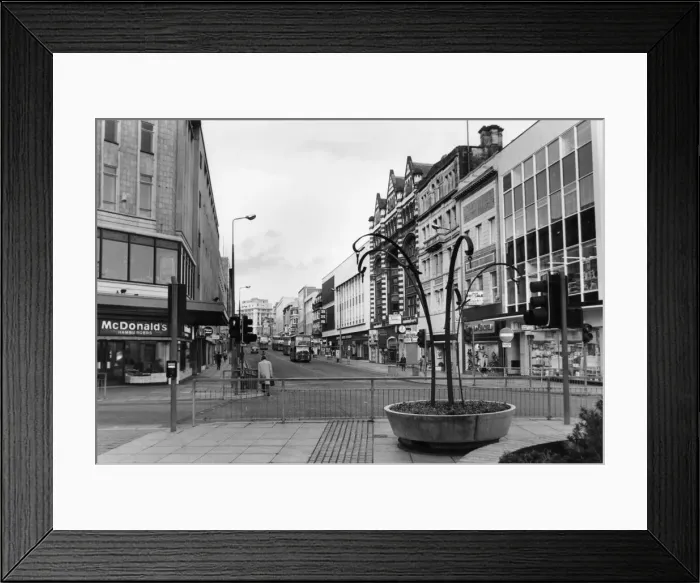 Framed Print : General scene of Lord Street Liverpool 15th October 1986