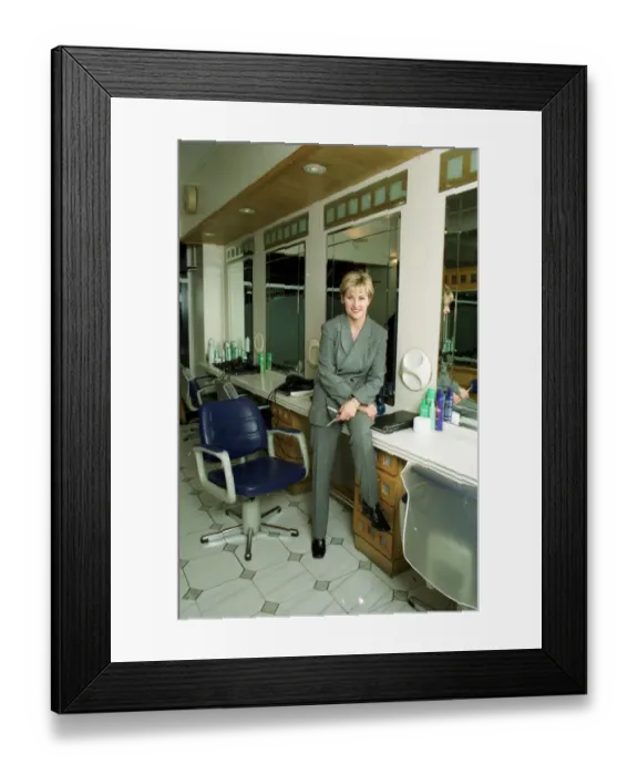 Framed Print : Royal Hairdresser Denise McAdam 1999 in her salon in London Framed Print : Royal Hairdresser Denise McAdam 1999 in her salon in London