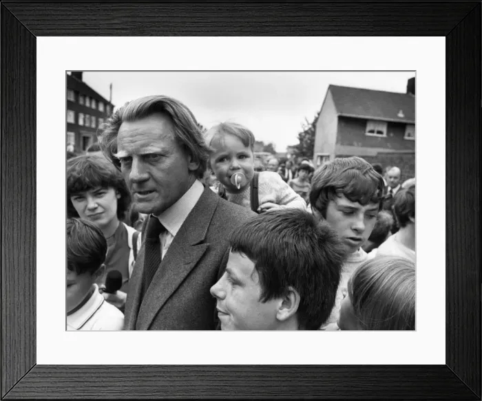 Framed Print : Michael Heseltine Secretary of State for the Environment seen here touring Toxteth