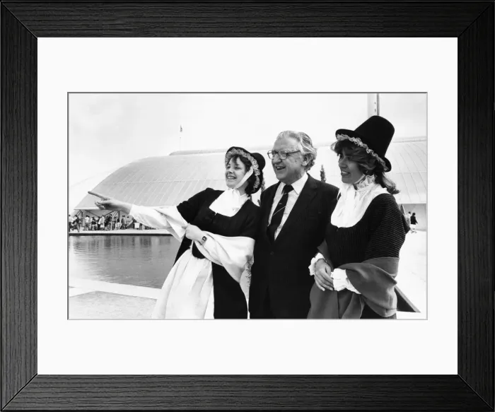 Framed Print : Welsh day at Liverpools International Garden Festival 16th July 1984 Framed Print : Welsh day at Liverpools International Garden Festival 16th July 1984