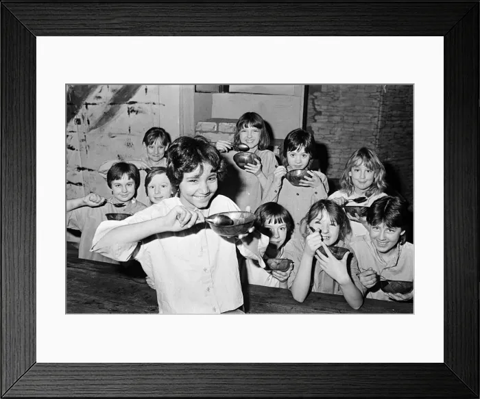 Framed Print : Eleven-year-old Ayshea Munsi as iverwith the other workhouse boys during a production Framed Print : Eleven-year-old Ayshea Munsi as iverwith the other workhouse boys during a production