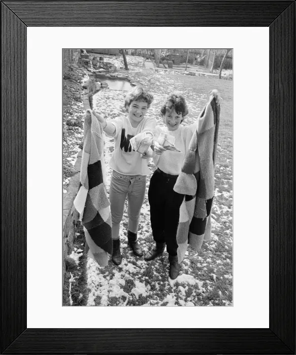 Framed Print : Twelve year old Nicola Senior and Gail Wyke 13 both of Scar Grove Framed Print : Twelve year old Nicola Senior and Gail Wyke 13 both of Scar Grove