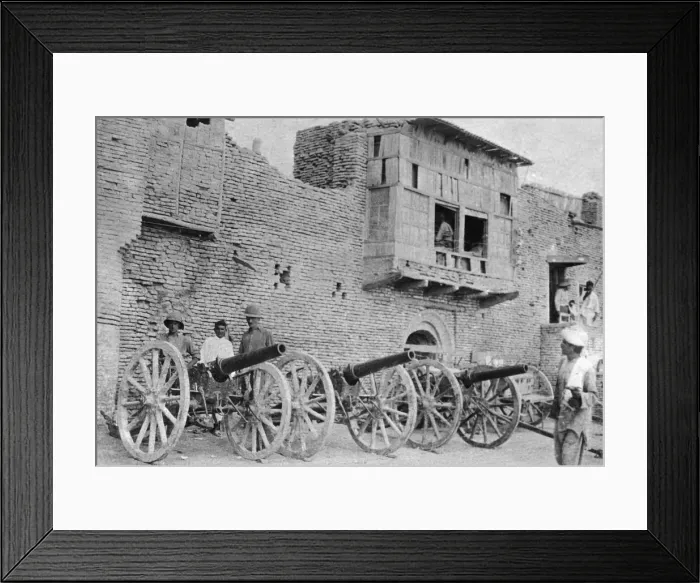 Framed Print : British officers inspect captured Turkish guns and material at Aziziya Framed Print : British officers inspect captured Turkish guns and material at Aziziya