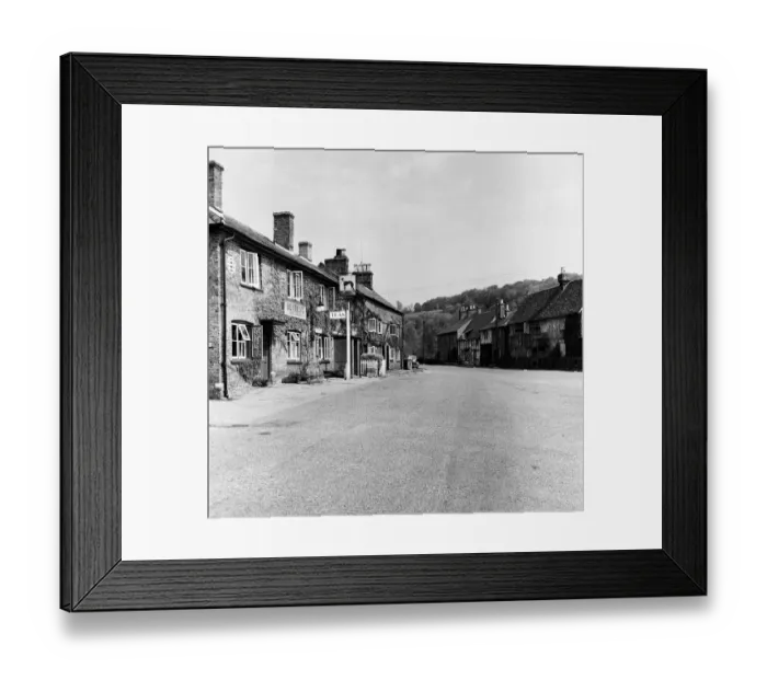 Framed Print : Views of Aldbury Village, near Tring in Hertfordshire. 18th May 1954