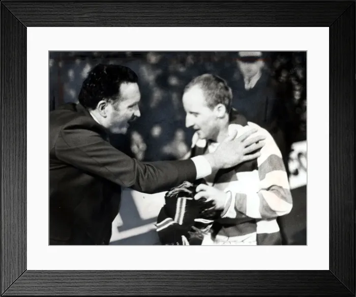 Framed Print : Jimmy Johnstone 1976 Celtic versus Manchester United testimonial football match Framed Print : Jimmy Johnstone 1976 Celtic versus Manchester United testimonial football match