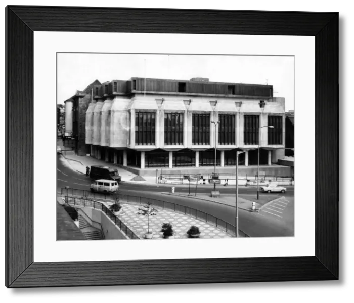 Framed Print : The Bank of Englands Newcastle branch. 6th June 1971 Framed Print : The Bank of Englands Newcastle branch. 6th June 1971