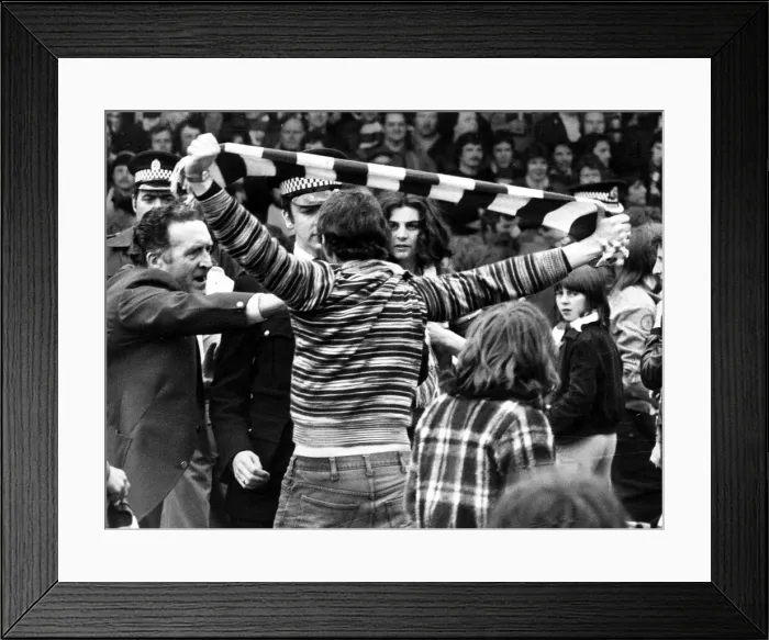 Framed Print : Jock Stein shouting at pitch invading supporter May 1977 Framed Print : Jock Stein shouting at pitch invading supporter May 1977