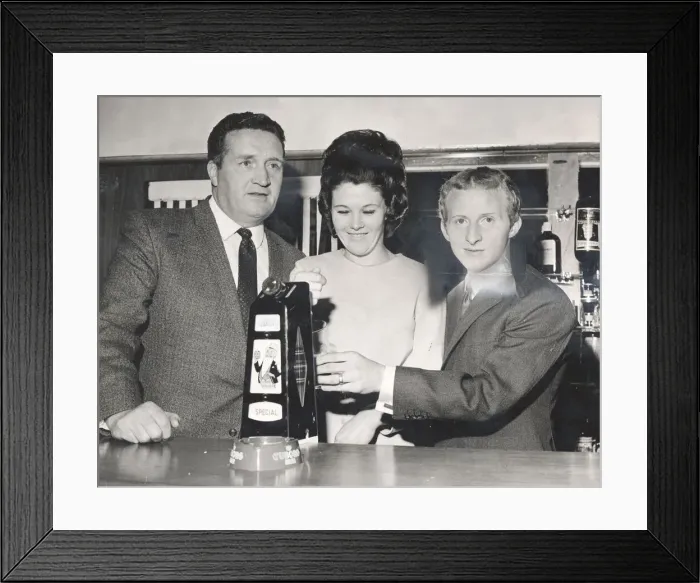 Framed Print : Jimmy Johnstone 1969 Celtic football player celtic Framed Print : Jimmy Johnstone 1969 Celtic football player celtic