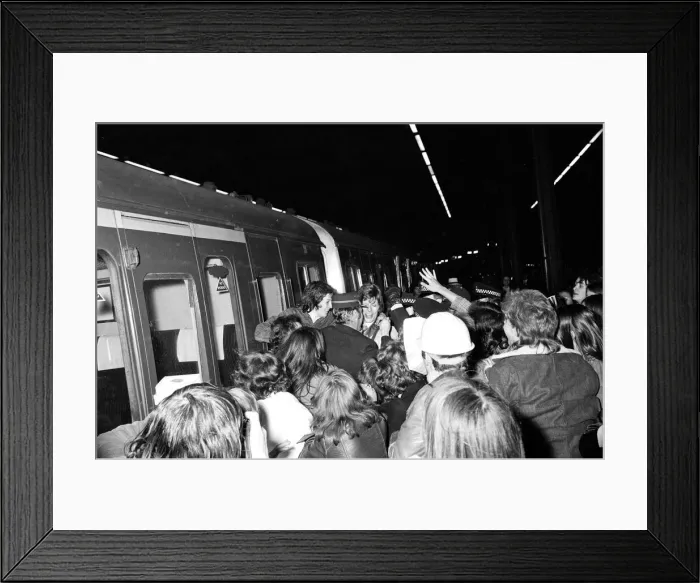 Framed Print : British pop singer David Boowie greeted by crowds of fans at Charing Cross Station Framed Print : British pop singer David Boowie greeted by crowds of fans at Charing Cross Station