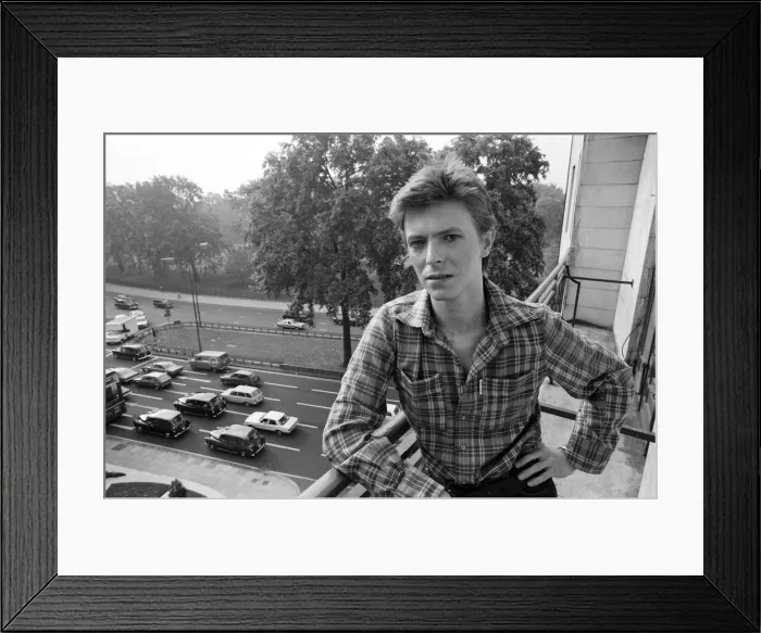 Framed Print : British pop singer David Bowie pictured at the Dorchester Hotel, London Framed Print : British pop singer David Bowie pictured at the Dorchester Hotel, London
