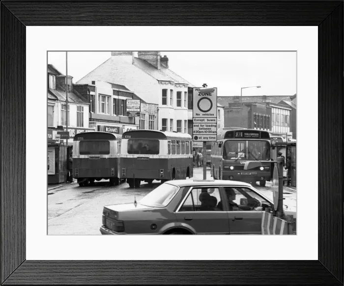 Framed Print : Redcar High Street, 11th April 1989 Framed Print : Redcar High Street, 11th April 1989