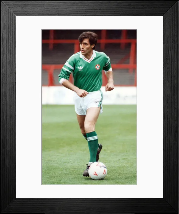 Framed Print : Bernie Slaven wearing his Ireland kit. 10th September 1990 Framed Print : Bernie Slaven wearing his Ireland kit. 10th September 1990
